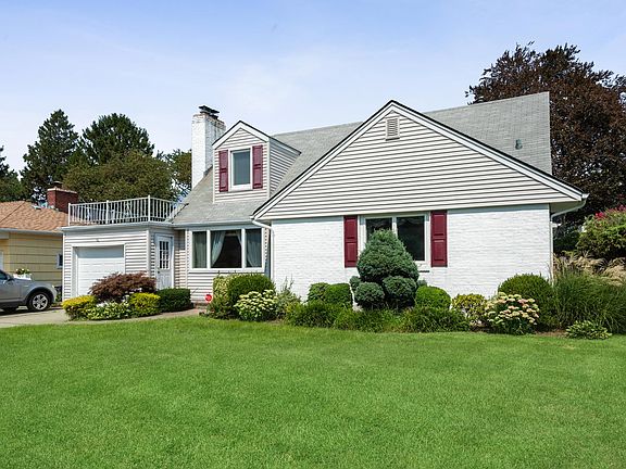 4th image of 61 Fairmount Blvd