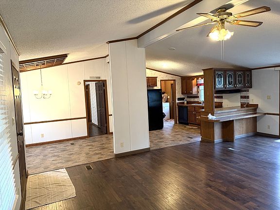 4th image of 270 Cooper Ln