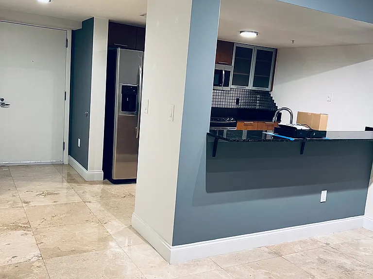 1800 N Bayshore Dr #1502 — Photo 1