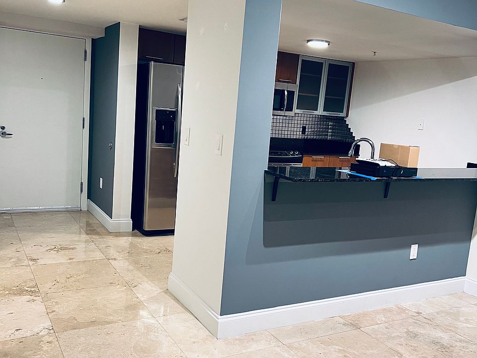1st image of 1800 N Bayshore Dr APT 1502