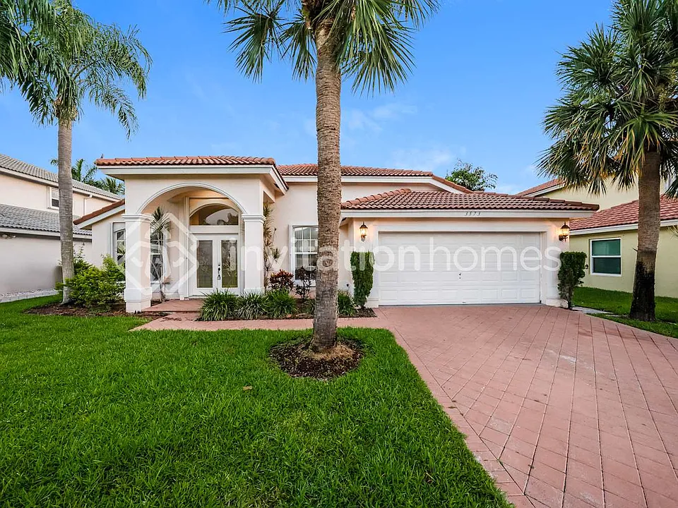 3573 Moon Bay Cir