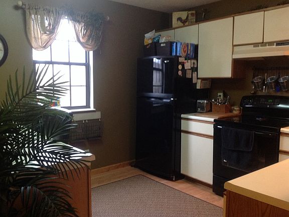 Kitchen w/appliances