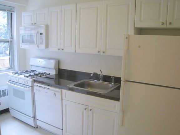5th image of 1299 Palmer Ave APT 127