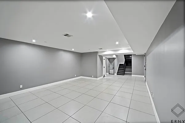 Rented by ERNY LLC | media 8