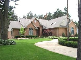 4151 Kangaroo Ct, Pinckney, MI 48169