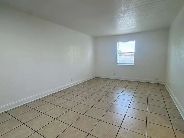 3375 Avenue J — Photo 4