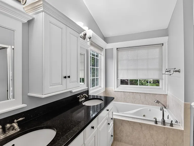 39 Thornberry Ln — Photo 8