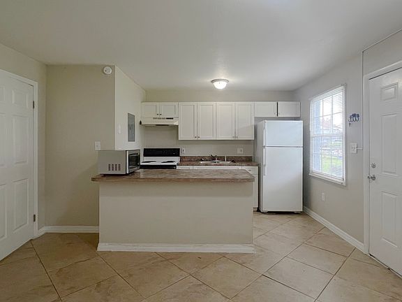 3rd image of 11600 Mendel Dr #11438728