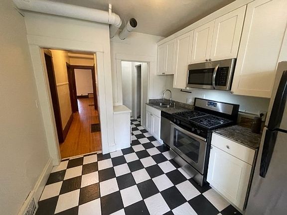 3rd image of 2721 Girard Ave S APT 4