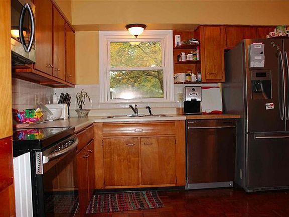 5th image of 3225 Tudor Dr