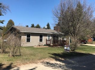 6299 Grandview Dr, Deckerville, MI 48427