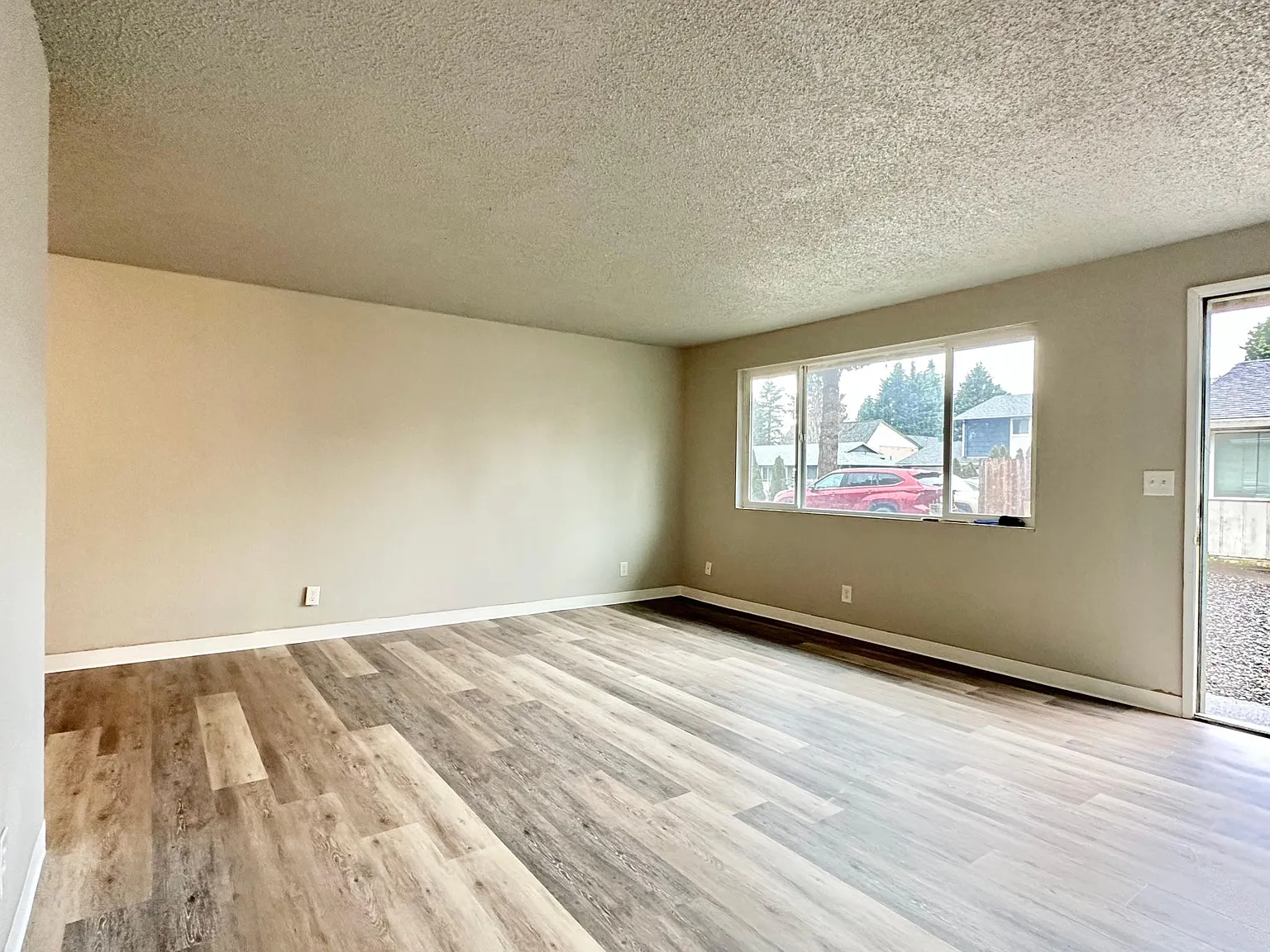 2 bed, 750 sqft, $1,400 — Photo 3