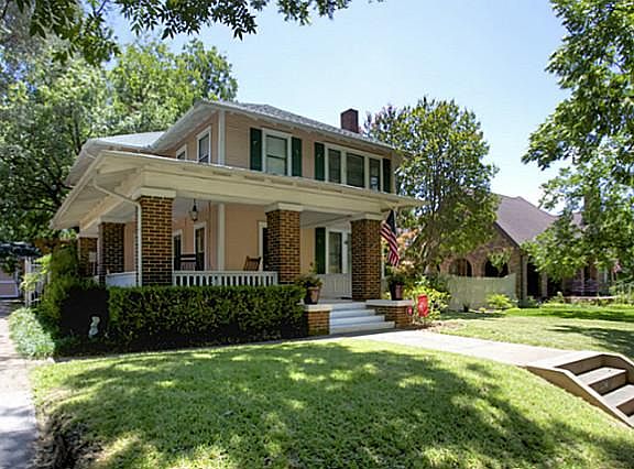 3rd image of 2241 W Magnolia Ave
