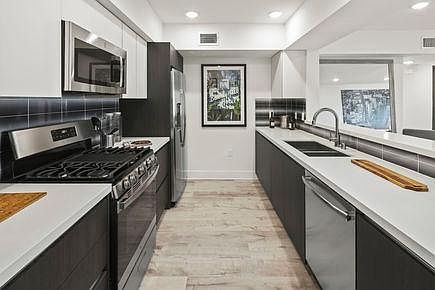 2nd image of 10608 Santa Monica Blvd #504