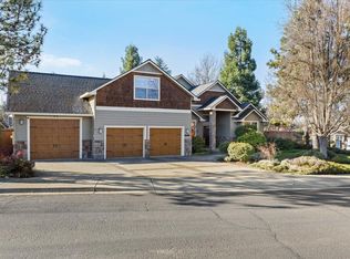 1104 Pumpkin Rdg, Eagle Point, OR 97524