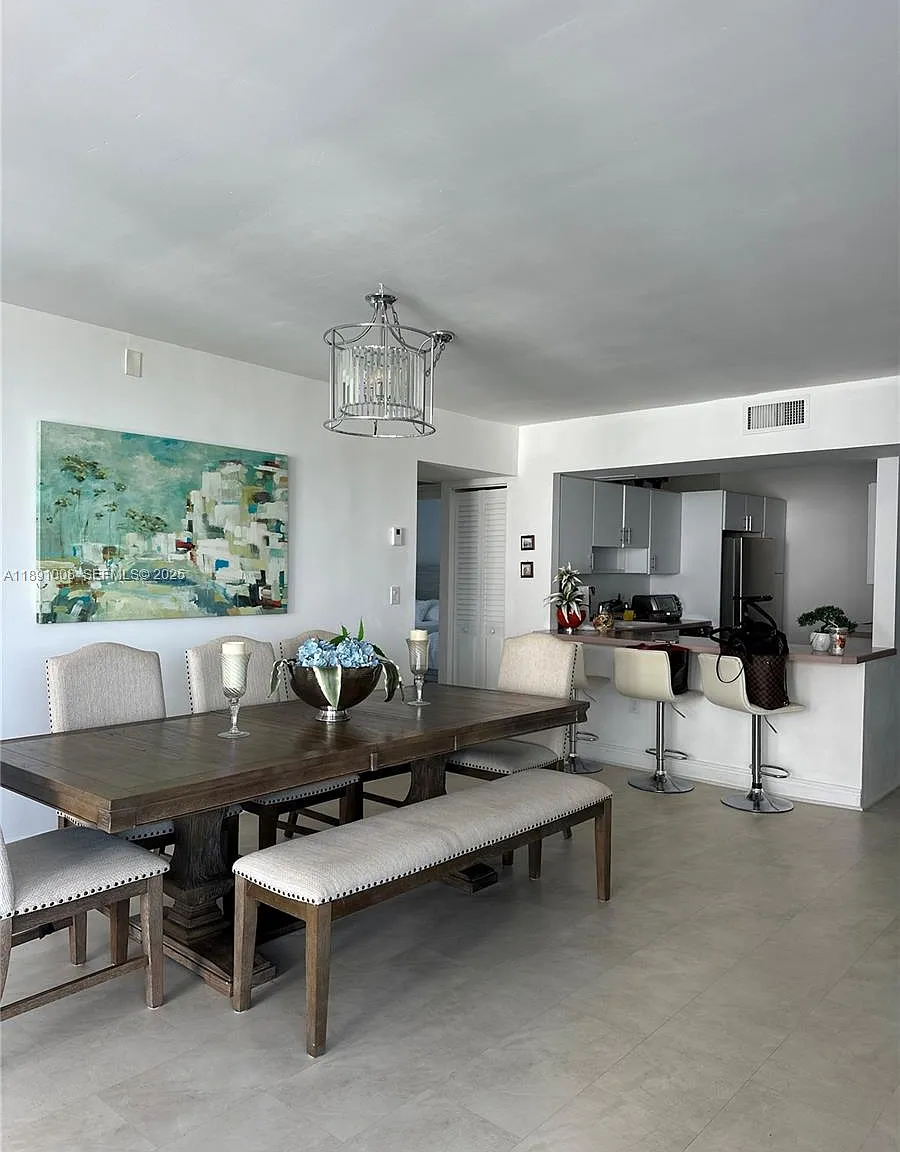 2 bed, 1143 sqft, $3,200 — Photo 3