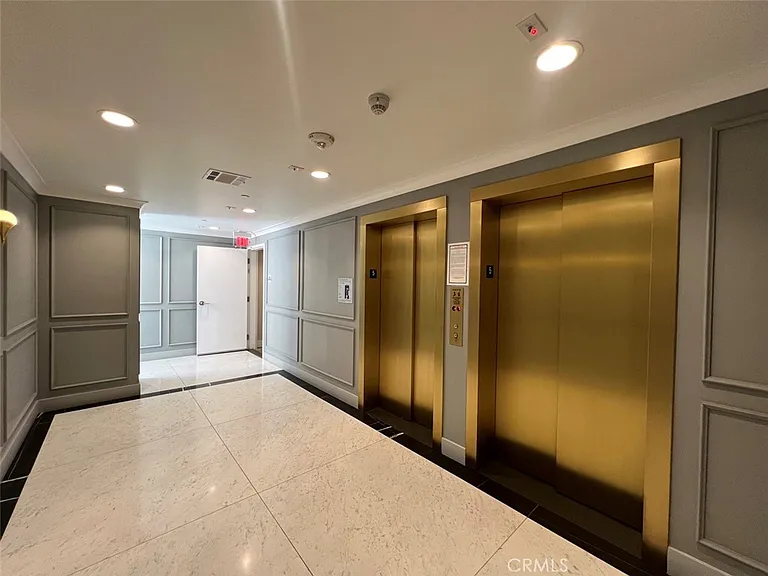 314 W 6th #314-506 — Photo 9
