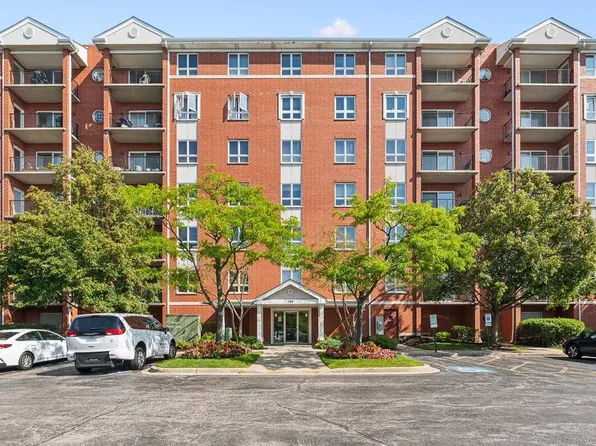 190 N Milwaukee Ave APT 701, Wheeling, IL 60090