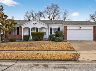 4046 Del Lago Dr, Florissant, MO