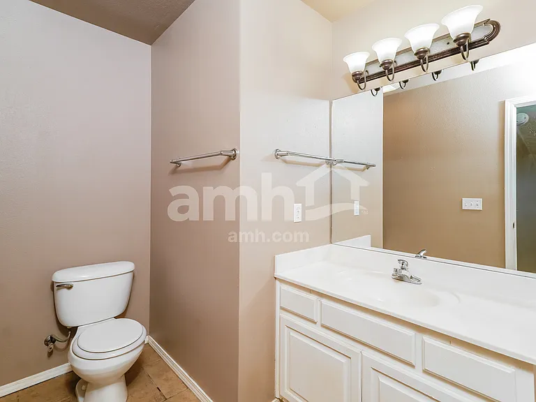 3016 N Ironwood Ave — Photo 14
