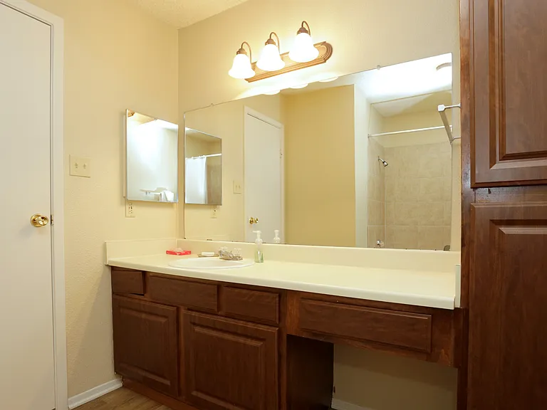Chappell Hill Apartments — Photo 43