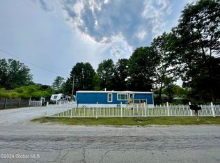33 New Hampshire Ave, Queensbury, NY 12804