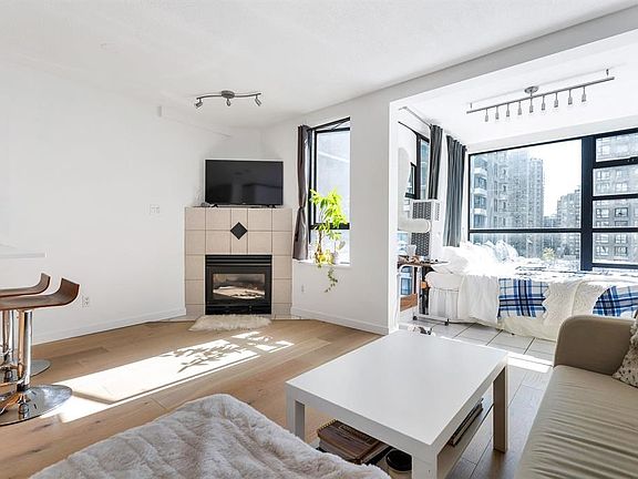 4th image of 939 Homer St #805