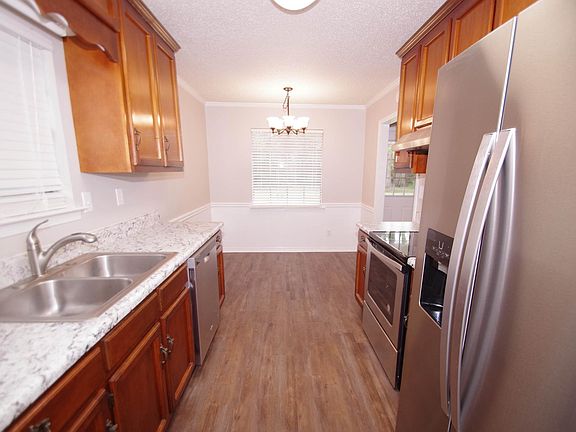 Kitchen; Appliances will stay