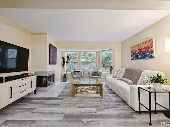 5th image of 1380 Greenwich St APT 209
