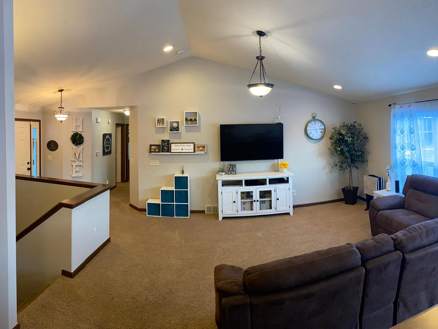 1122 Amelia Drive — Photo 2
