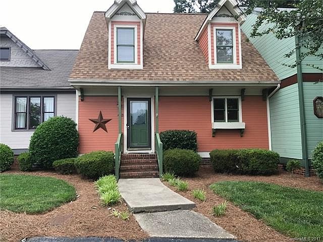 1st image of 423 Windsor Ln #13