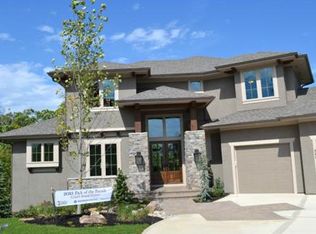321 NW Thoreau Ct, Lees Summit, MO 64081