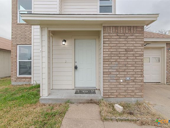 3rd image of 2502 Skyline Dr