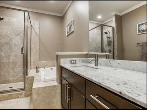 3rd image of 5711 Ross Ave APT 6