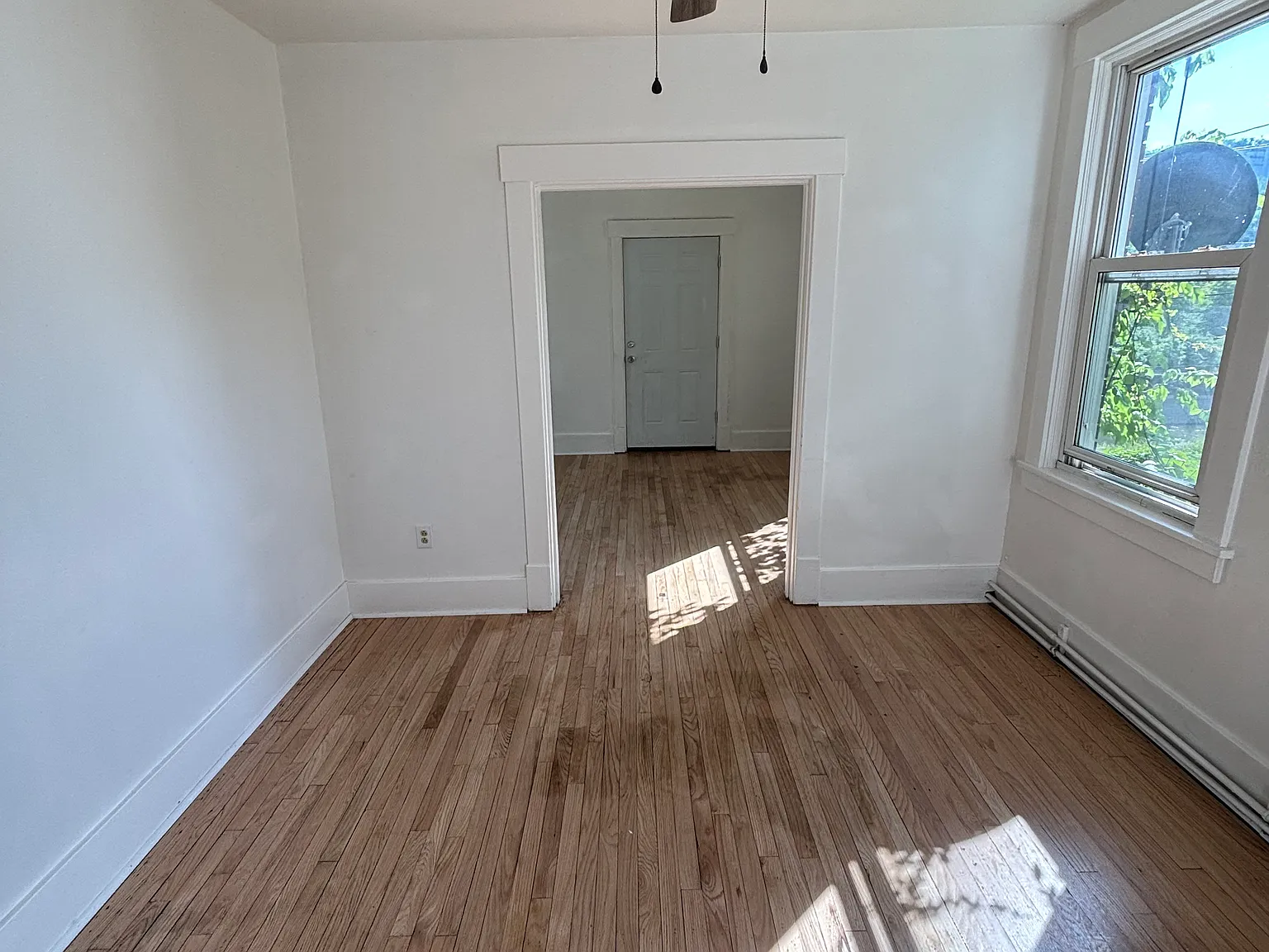 3 bed, 1560 sqft, $1,990 — Photo 4