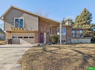 2717 Eagle Dr, Fremont, NE 68025