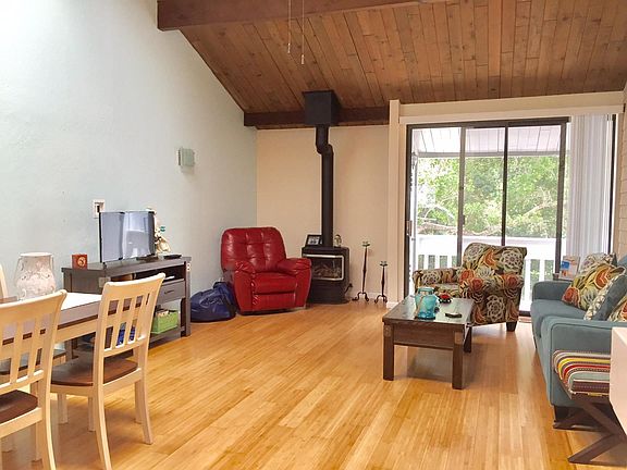 3rd image of 21137 E Cliff Dr