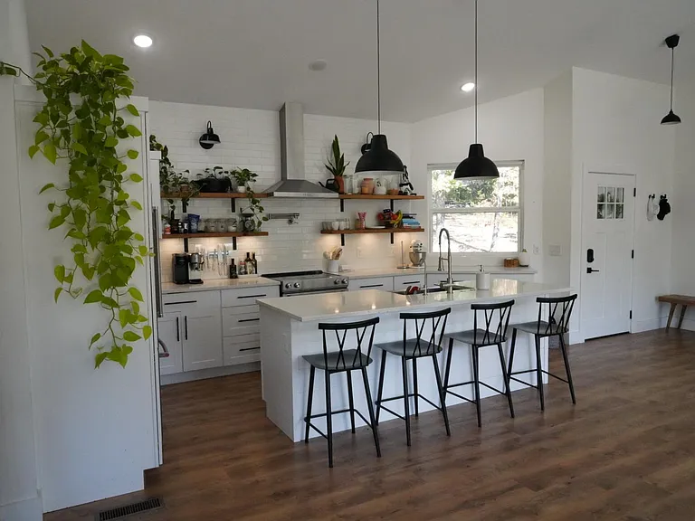 5 Thornbury Ln — Photo 3