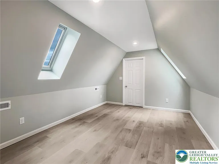 411 Main St #2 — Photo 30