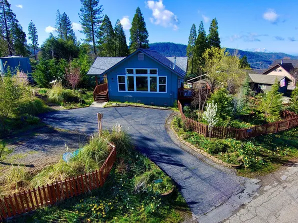 52862 Cedar Dr, Oakhurst, CA 93644