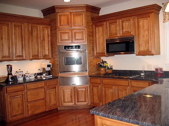 Maple Cabinetry, Granite Counters