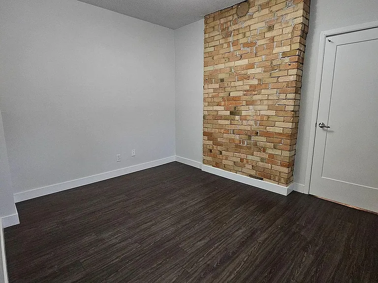 72 Wellesley St E #203 — Photo 19