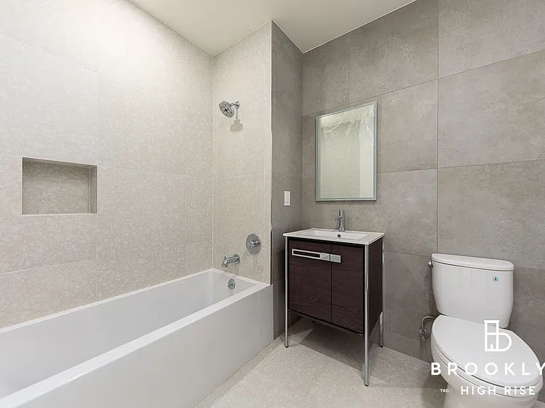 2667 Fulton St #7G — Photo 6
