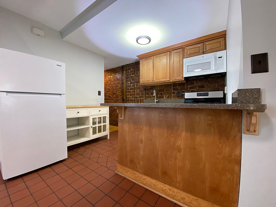 1st image of 69 Pearl St #1