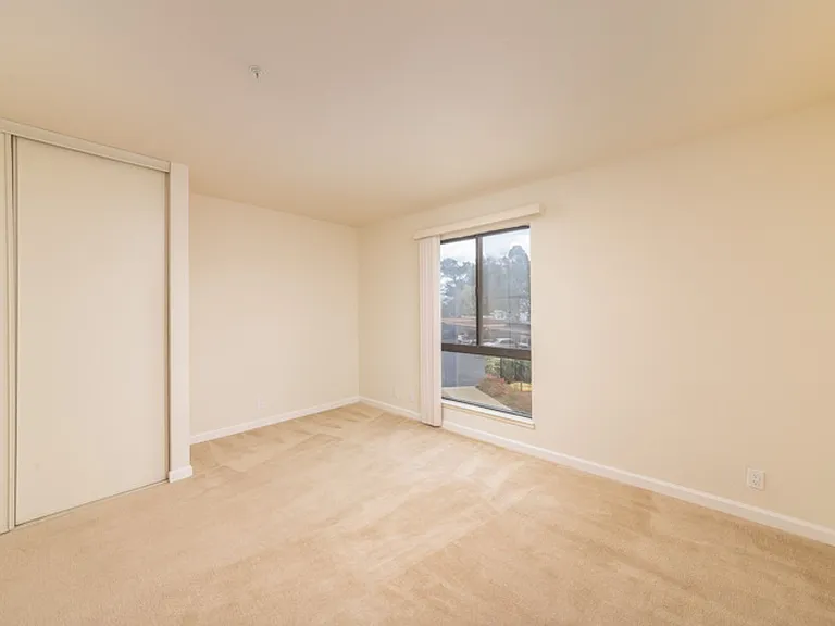 Le Boulevard Apartments — Photo 32