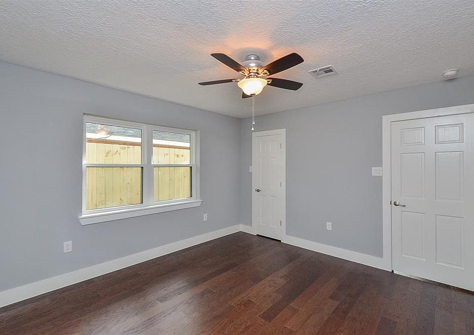 1st image of 1826 Salford Dr
