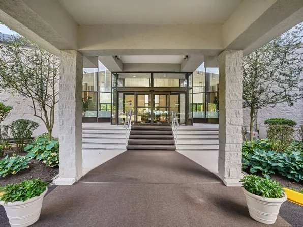 3200 Park Avenue #7B2, Bridgeport, CT 06604