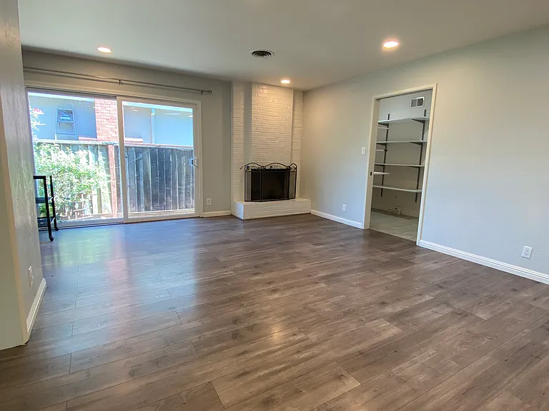 370 Colville Dr — Photo 16