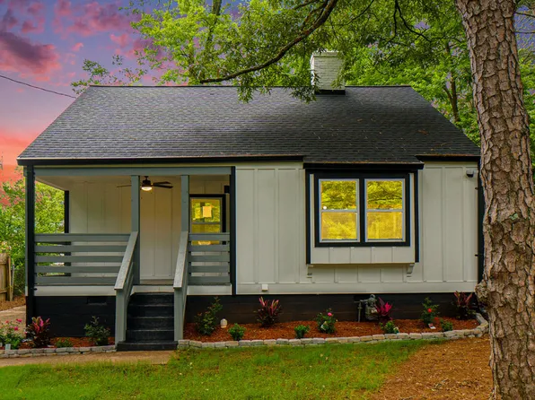 2462 Lumpkin St, East Pt, GA 30344