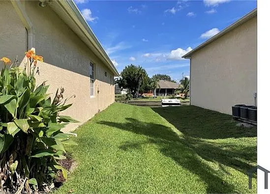 627 SW 47th Ter — Photo 3